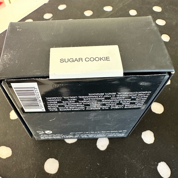 NWT HUDA BEAUTY: Easy Bake Loose Baking & Setting Powder in Sugar Cookie - Picture 5 of 5